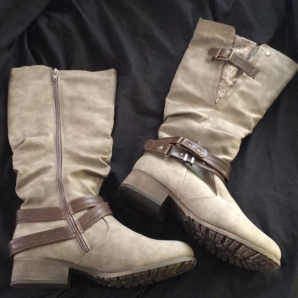 Extremely cute knee high boots 🌲🍂 BNWOT